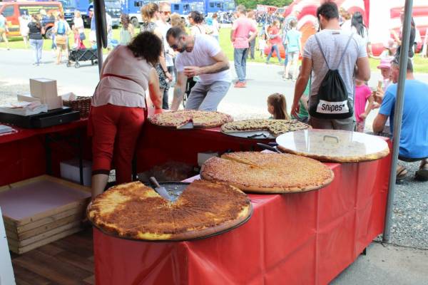 Unser Vorsitzender dankt allen Helfern_20190531085452_IMG_0817.JPG